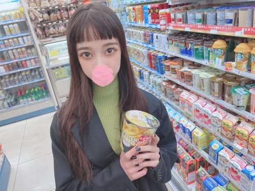 翹課白皙苗條女被集體中出懲罰